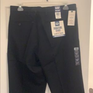 Dockers signature khaki Classic Fit Pleated